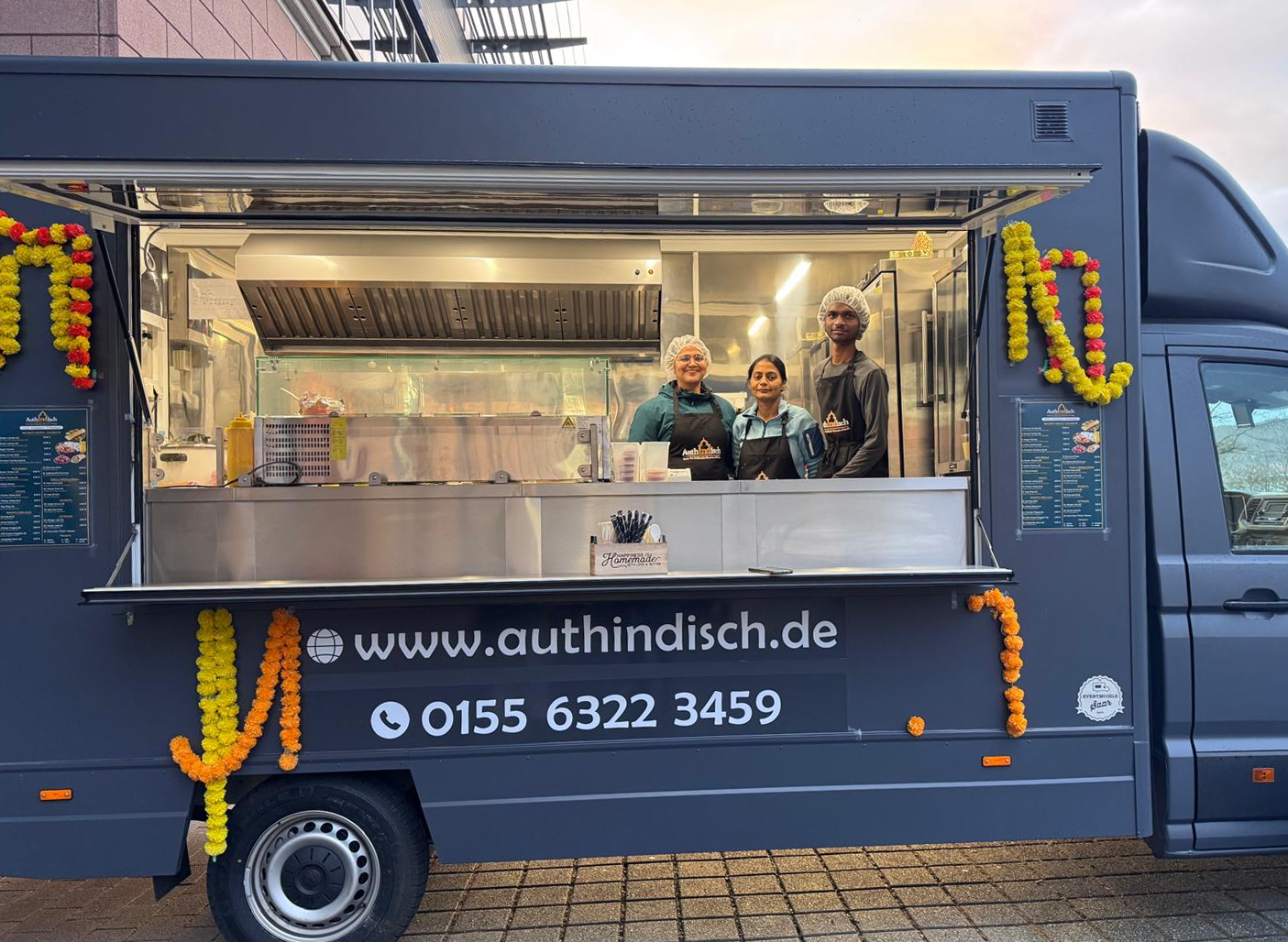 AuthIndisch food truck team